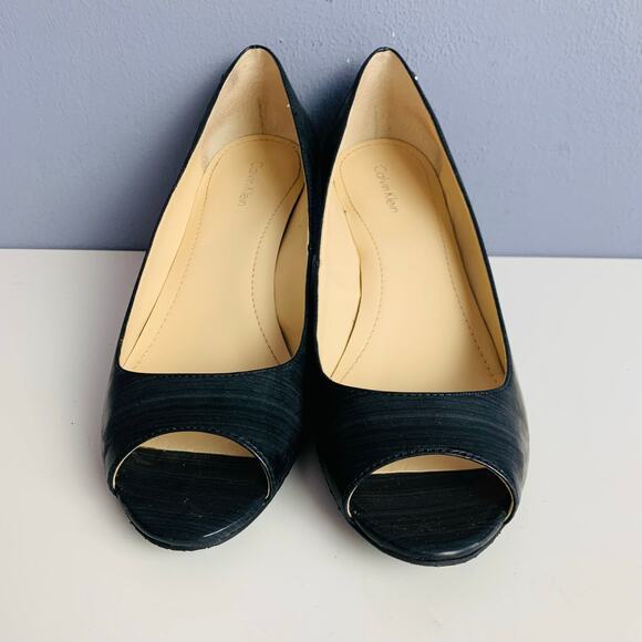 IOB Calvin Klein Shelly Streak Patent Peep Toe Wedge Size 8 1/2 - Picture 7 of 9